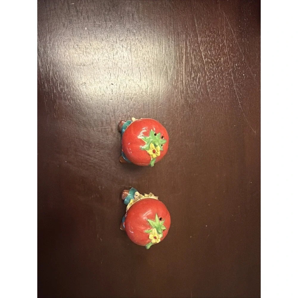 Vintage Anthropomorphic Ceramic Tomato Pixie Elves Salt Pepper Shakers Japan
